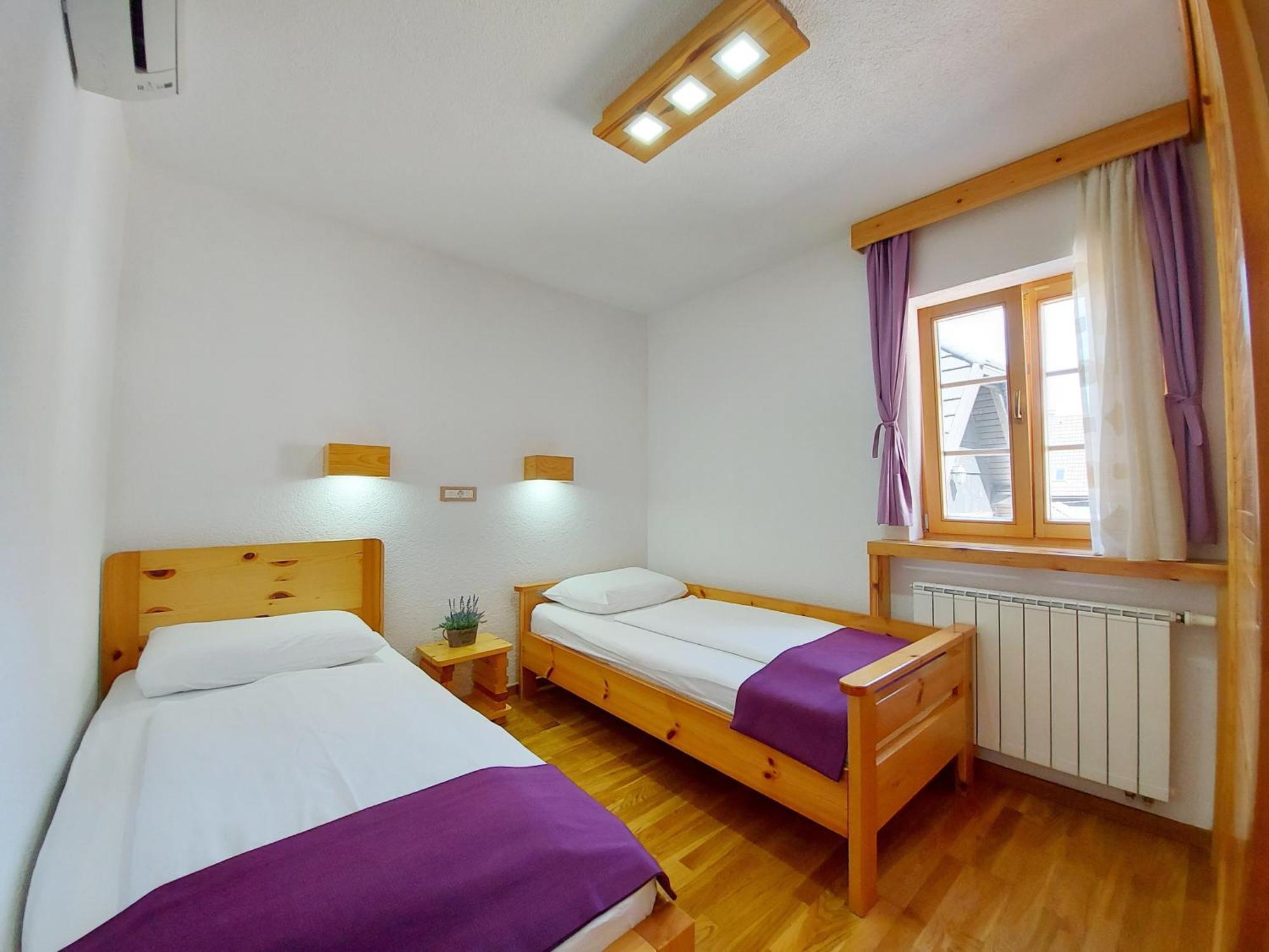 Bed and Breakfast Plitvice Etno House II Єзерце Екстер'єр фото